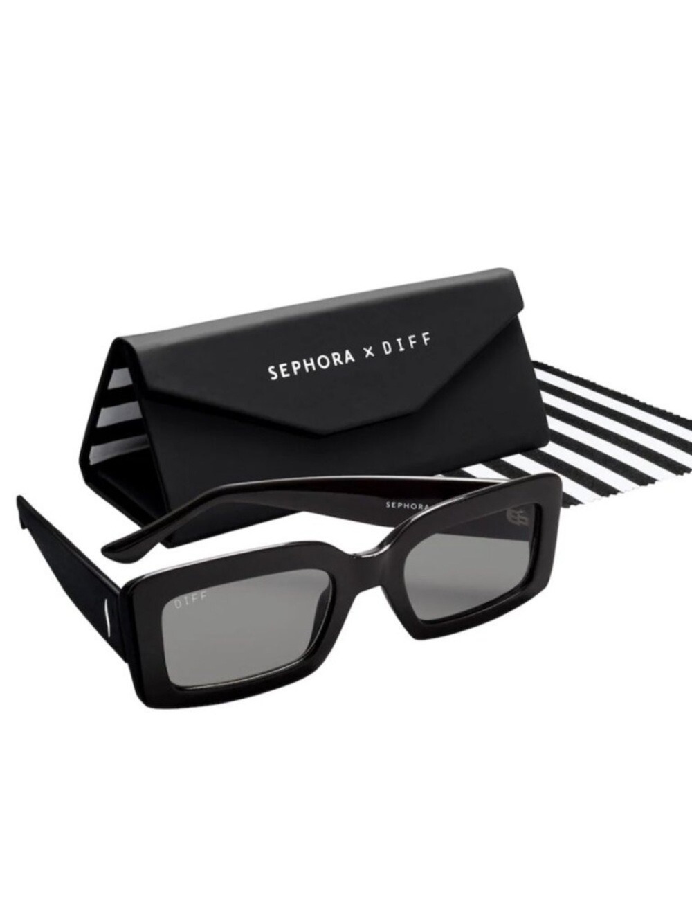 Diff Eyewear Black and Sunglasses Case